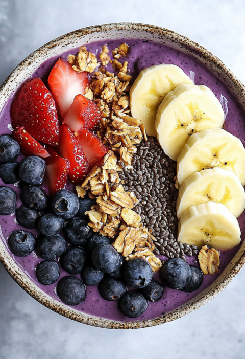 Healthy Acai Bowl Recipe with Berries and Granola