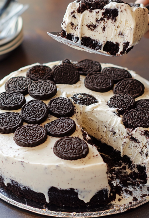 Cookies and Cream Ice Cream Cake Recipe for Dessert Lovers